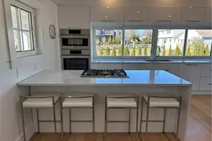 76 Memorial Blvd, Newport, RI 02840 - Photo 9
