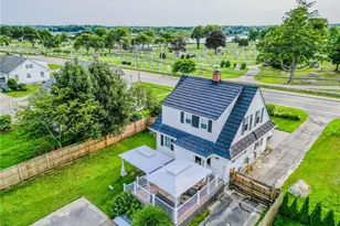 124 Beach St, Westerly, RI 02891 - Photo 3