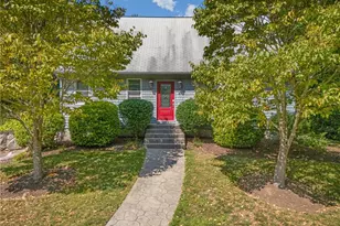 20 Oakridge Dr, Cranston, RI 02921 - Photo 1