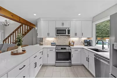 20 Oakridge Drive, Cranston, RI 02921 - Photo 5