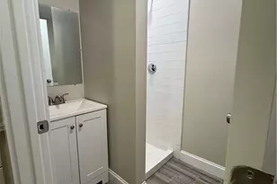 16 Brinley St, Newport, RI 02840 - Photo 15
