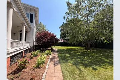 412 Bellevue Avenue #3, Newport, RI 02840 - Photo 9