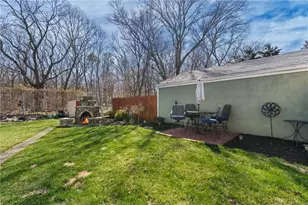 19 Annette Ave, Pawtucket, RI 02861 - Photo 35