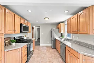 36 Newfield Ave, Warwick, RI 02888 - Photo 5