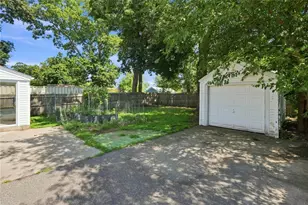 36 Newfield Ave, Warwick, RI 02888 - Photo 45