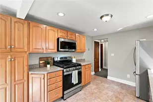36 Newfield Ave, Warwick, RI 02888 - Photo 9