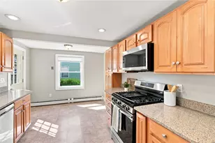 36 Newfield Ave, Warwick, RI 02888 - Photo 7