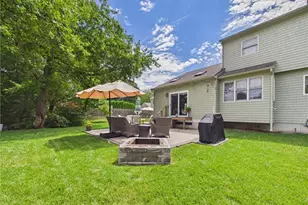 21 Buxton Dr, Cranston, RI 02921 - Photo 39
