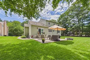 21 Buxton Dr, Cranston, RI 02921 - Photo 7
