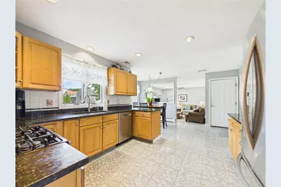 21 Buxton Drive, Cranston, RI 02921 - Photo 13