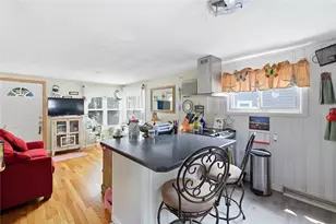 19 Peace St, Warwick, RI 02888 - Photo 3