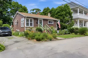 19 Peace St, Warwick, RI 02888 - Photo 1