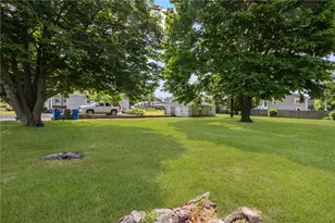 37 Reservoir Rd, Middletown, RI 02842 - Photo 31