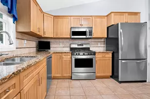 85 Spooner St, Warwick, RI 02886 - Photo 5