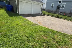 17 Booth Ave, Pawtucket, RI 02861 - Photo 13