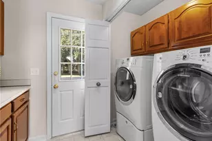95 Holman St, Portsmouth, RI 02871 - Photo 37