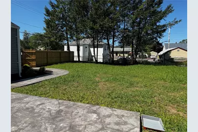 496 Beverage Hill Avenue, Pawtucket, RI 02961 - Photo 15