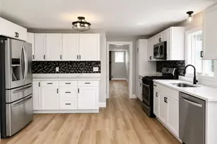 496 Beverage Hill Ave, Pawtucket, RI 02961 - Photo 3