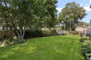 7 Prairie Ave, Newport, RI 02840 - Photo 35