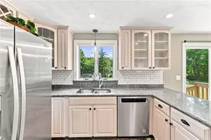 9 Eileen Dr, North Kingstown, RI 02852 - Photo 13