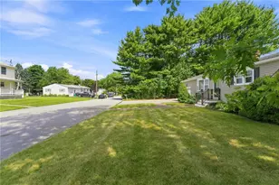9 Eileen Dr, North Kingstown, RI 02852 - Photo 3