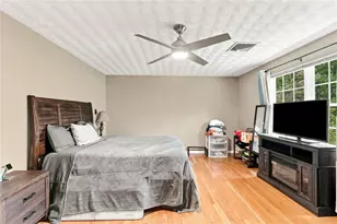 19 Gilcrest Dr, West Warwick, RI 02893 - Photo 9