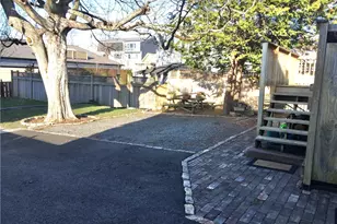 11 Byrnes St, Newport, RI 02840 - Photo 17
