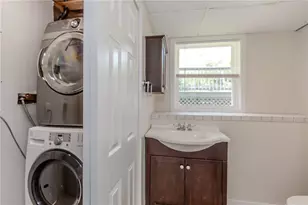 32 Cavalcade Blvd, Johnston, RI 02919 - Photo 13