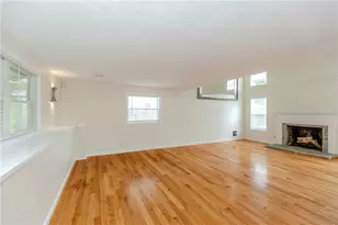 32 Cavalcade Blvd, Johnston, RI 02919 - Photo 9