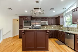 32 Cavalcade Blvd, Johnston, RI 02919 - Photo 19