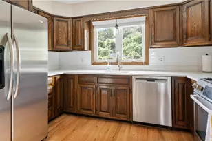 4042 Post Rd, Warwick, RI 02886 - Photo 11