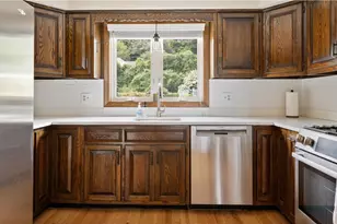 4042 Post Rd, Warwick, RI 02886 - Photo 9