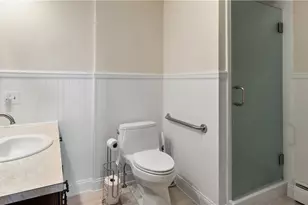 4042 Post Rd, Warwick, RI 02886 - Photo 15
