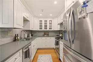 28 Kay St, Newport, RI 02840 - Photo 7