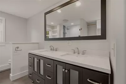 18 Waterman Street, Bristol, RI 02809 - Photo 21