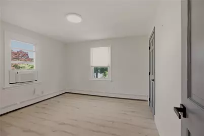 18 Waterman Street, Bristol, RI 02809 - Photo 17
