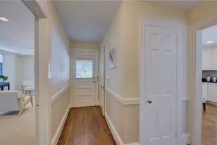 70 Sargent Ave, Providence, RI 02906 - Photo 9