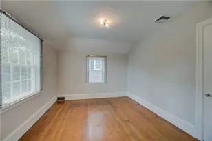 70 Sargent Ave, Providence, RI 02906 - Photo 27