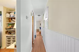 979 Toll Gate Rd, Warwick, RI 02886 - Photo 5