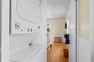 979 Toll Gate Rd, Warwick, RI 02886 - Photo 13