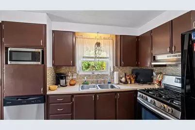 979 Toll Gate Road, Warwick, RI 02886 - Photo 5