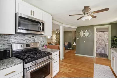 22 Pennsylvania Avenue, Warren, RI 02885 - Photo 7