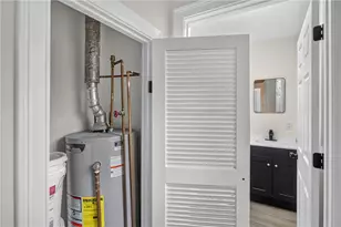 68 Uncas St, Warwick, RI 02889 - Photo 21