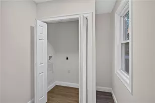 68 Uncas St, Warwick, RI 02889 - Photo 9