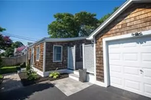 28 Crest St, Middletown, RI 02842 - Photo 13