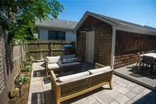 28 Crest St, Middletown, RI 02842 - Photo 15