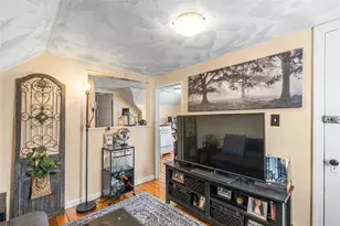 82 Chestnut Ave, Cranston, RI 02910 - Photo 29
