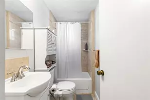 82 Chestnut Ave, Cranston, RI 02910 - Photo 9