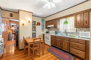 82 Chestnut Ave, Cranston, RI 02910 - Photo 5