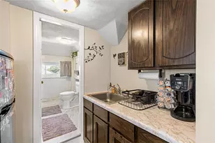 82 Chestnut Ave, Cranston, RI 02910 - Photo 25